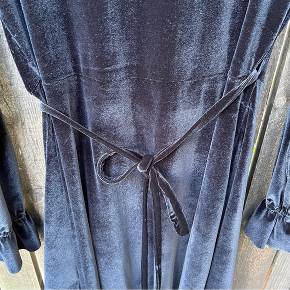 SukiSo Short Ruffle Black Velvet Wrap Dress Sz L - Picture 8 of 15